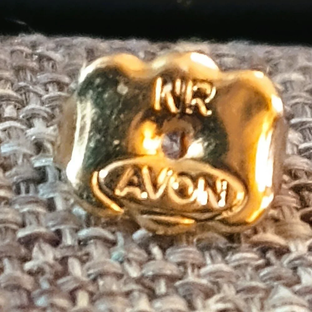 Avon Oval Dangle Post Earrings Women's Gold Tone Rhinestone Drop Earrings